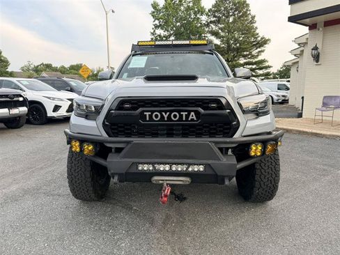 Used 2017 Toyota Tacoma TRD Pro AWD/4WD image 2