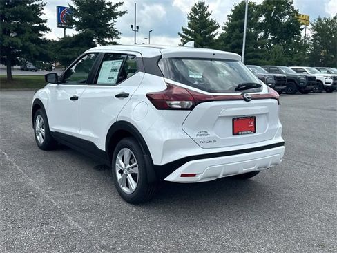 New 2025 Nissan Kicks Play S image 6