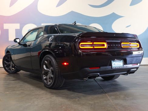 Used 2018 Dodge Challenger R/T Plus image 2
