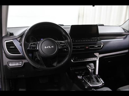 Used 2022 Kia Seltos S AWD/4WD image 6