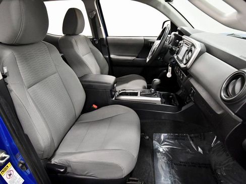 Used 2017 Toyota Tacoma SR5 image 17