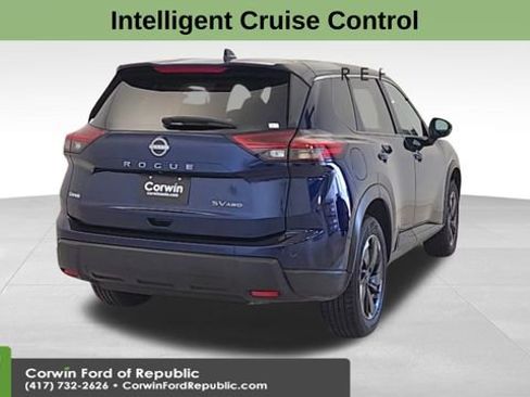 Used 2024 Nissan Rogue SV image 8