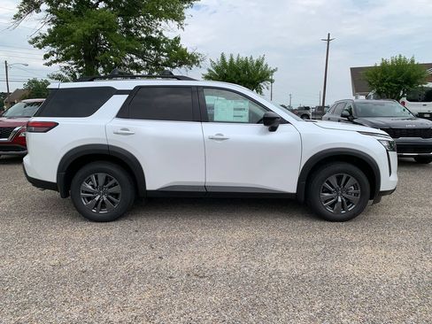 New 2026 Nissan Pathfinder SV w/ Cargo Package FWD image 2