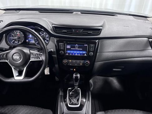 Used 2018 Nissan Rogue S AWD/4WD image 2