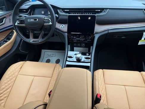 New 2025 Jeep Grand Cherokee L Summit AWD/4WD image 11