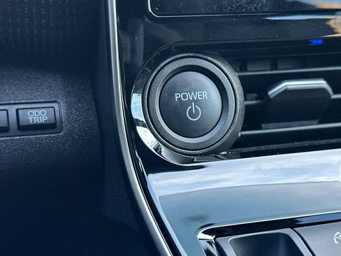 Used 2023 Subaru Solterra AWD image 25