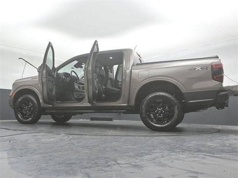 Used 2025 Ford Ranger Lariat w/ Black Appearance Package image 57