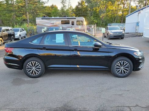 Used 2020 Volkswagen Jetta SE FWD image 3