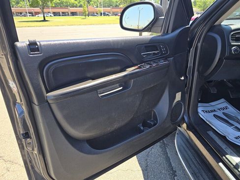 Used 2011 GMC Yukon Denali image 8