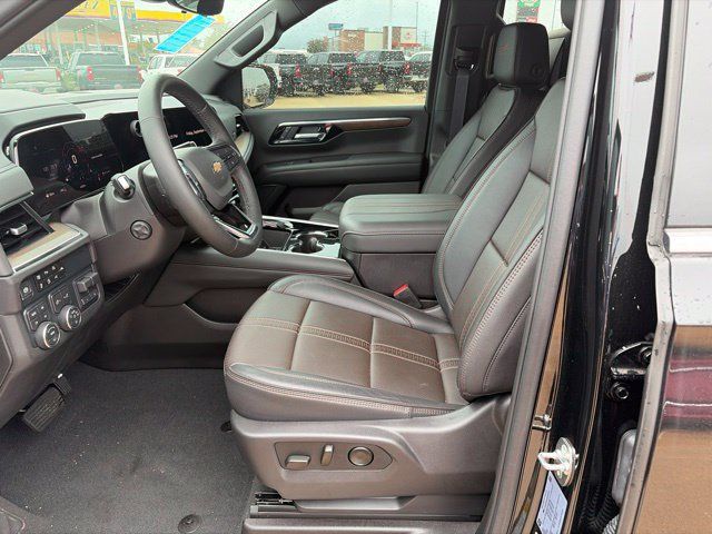 Used 2025 Chevrolet Suburban High Country AWD/4WD image 6