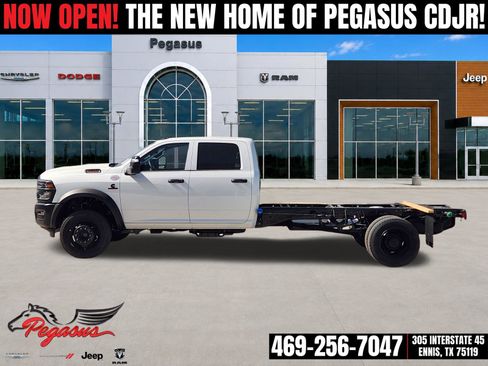 New 2026 RAM 5500 Tradesman AWD/4WD image 3