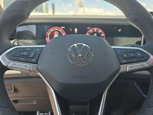 New 2026 Volkswagen Tiguan SE R-Line FWD image 21