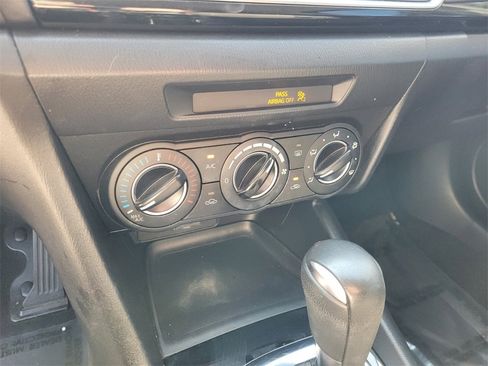 Used 2016 MAZDA MAZDA3 i Sport w/ Preferred Equipment Package image 22