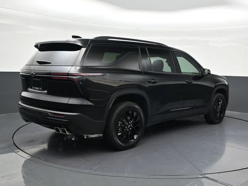 Used 2023 Chevrolet Traverse LT FWD image 5