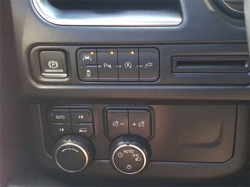 Used 2021 Chevrolet Tahoe LT w/ Luxury Package image 24