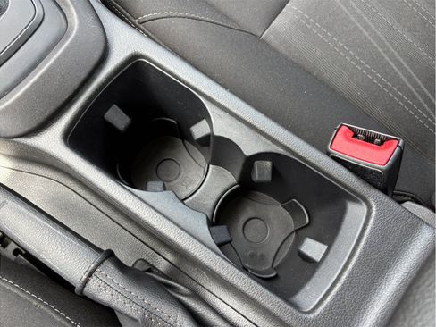 Used 2018 Ford Focus SE FWD image 24