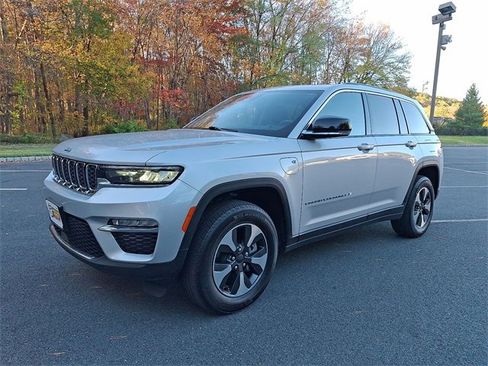 Used 2022 Jeep Grand Cherokee Limited 4xe image 10