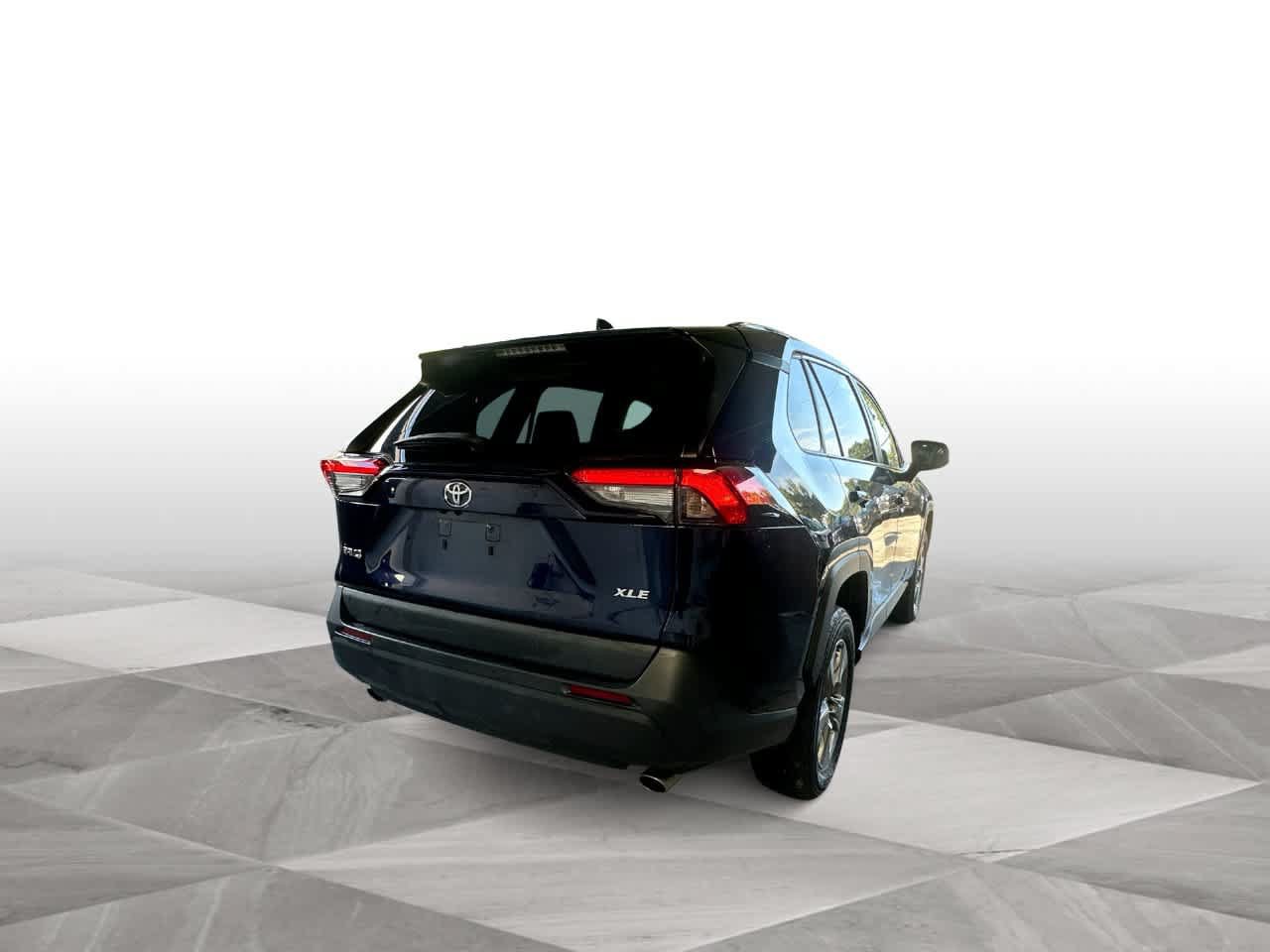 Used 2024 Toyota RAV4 XLE FWD image 8