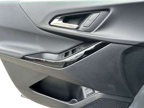 New 2026 Chevrolet Equinox LT w/ Convenience Package II image 11