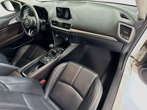 Used 2018 MAZDA MAZDA3 Touring image 17