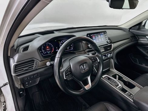 Used 2018 Honda Accord Touring image 9