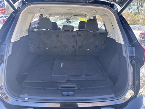 Used 2024 Nissan Rogue SV image 8