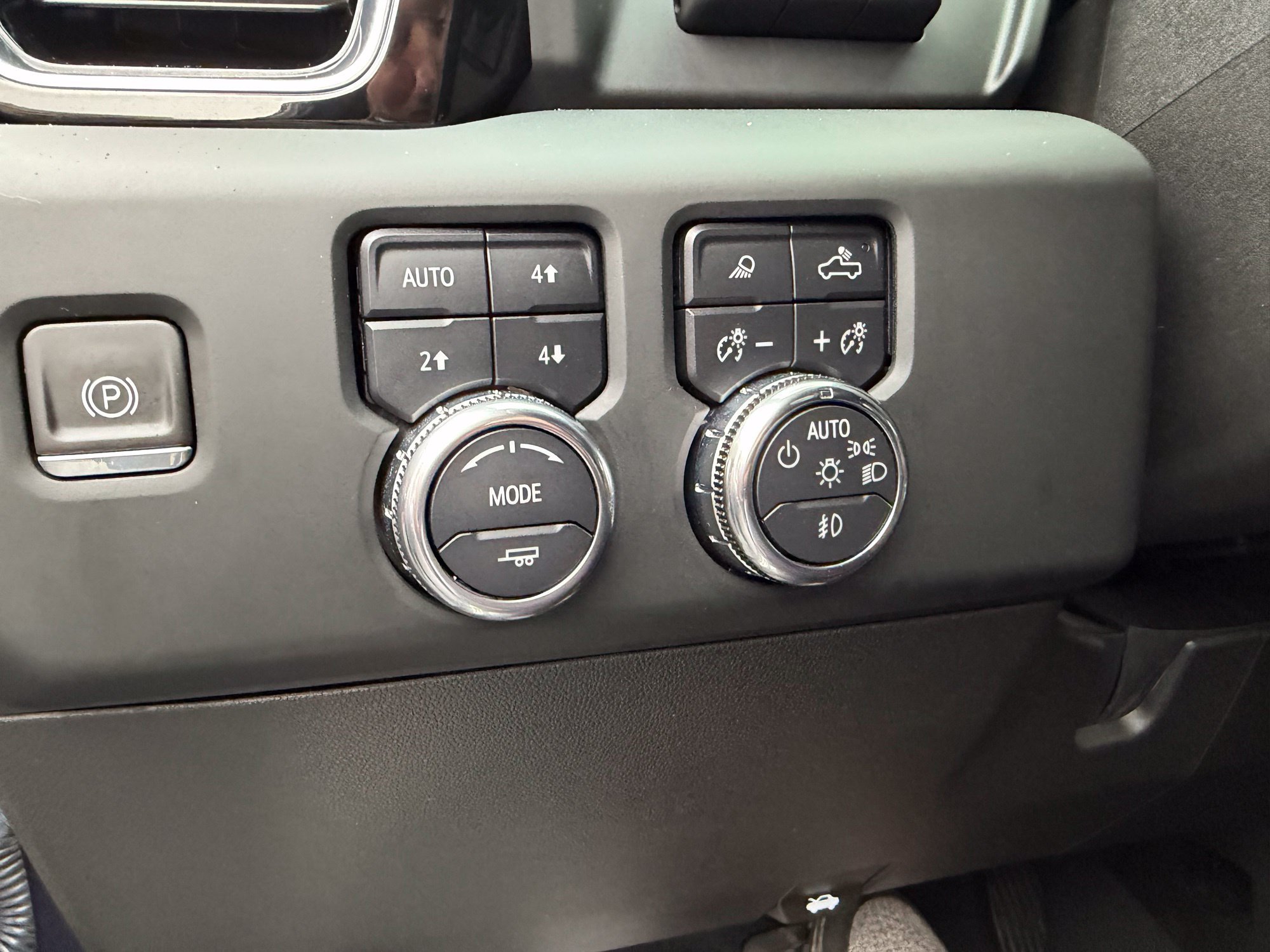 Used 2024 GMC Sierra 3500 Denali Ultimate AWD/4WD image 26
