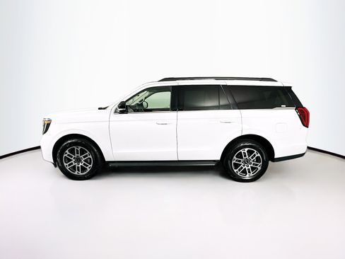 Used 2025 Ford Expedition Active image 4