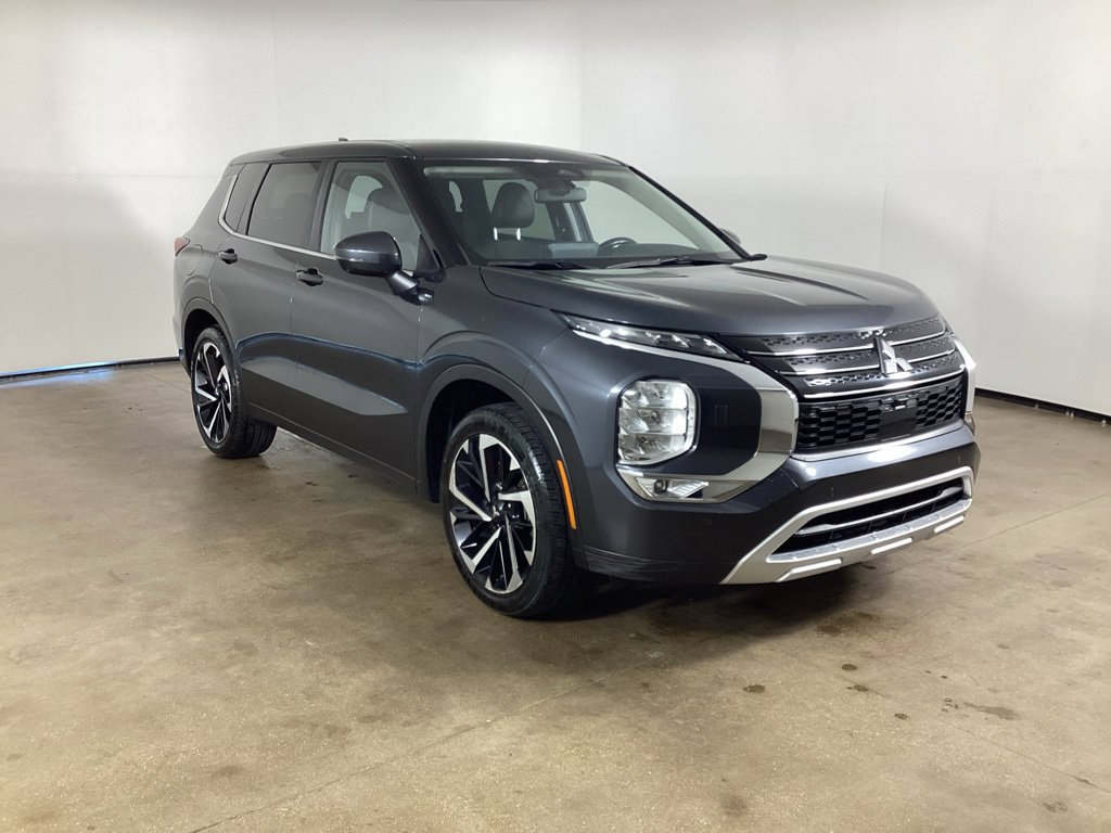 Used 2024 Mitsubishi Outlander SE AWD/4WD image 3