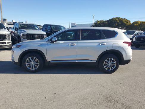 Used 2020 Hyundai Santa Fe SE image 8