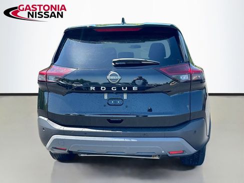 Used 2023 Nissan Rogue S image 7