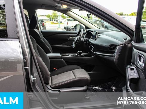 Used 2024 Nissan Rogue SV FWD image 20