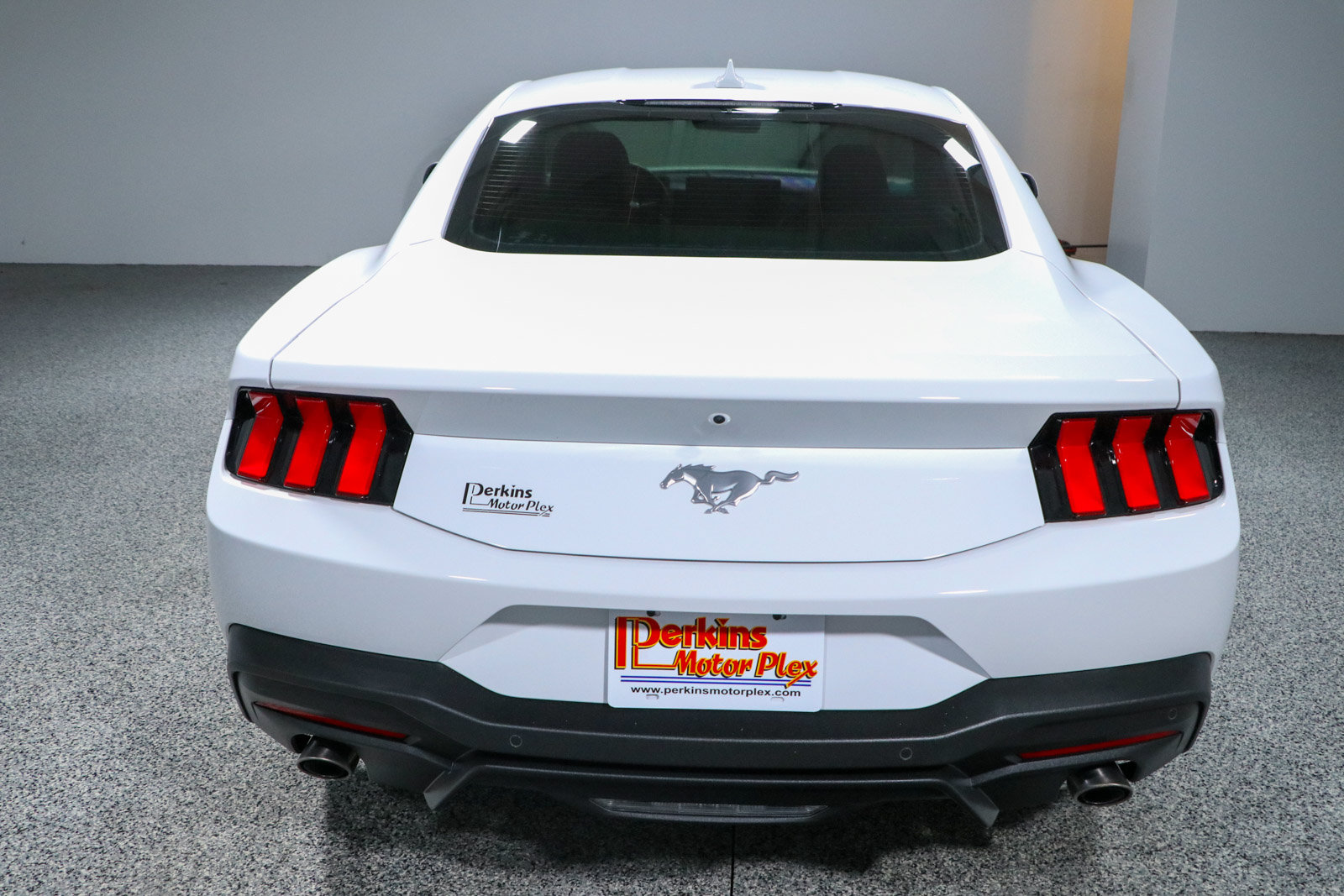Used 2024 Ford Mustang Coupe RWD image 8