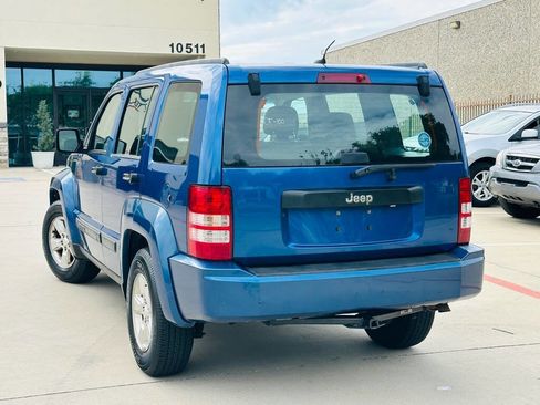 Used 2010 Jeep Liberty Sport image 6