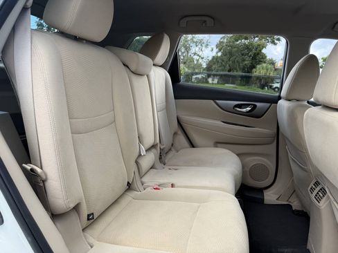 Used 2016 Nissan Rogue S w/ Appearance Package FWD image 22
