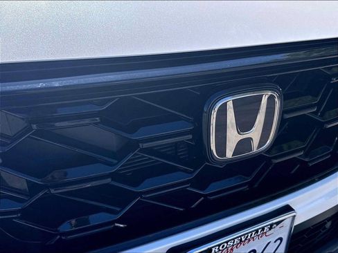 Used 2025 Honda CR-V Sport-L image 32