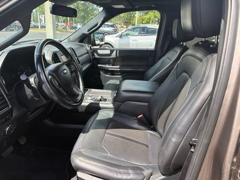 Used 2018 Ford Expedition Limited w/ Equipment Group 302A RWD image 8