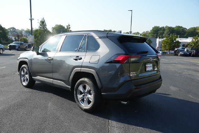 Used 2025 Toyota RAV4 XLE FWD image 5