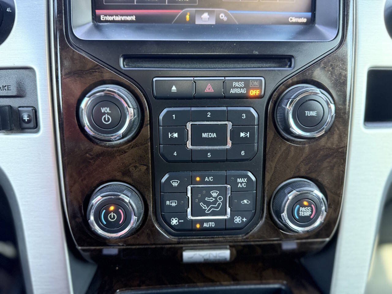 Used 2013 Ford F150 Platinum AWD/4WD image 30