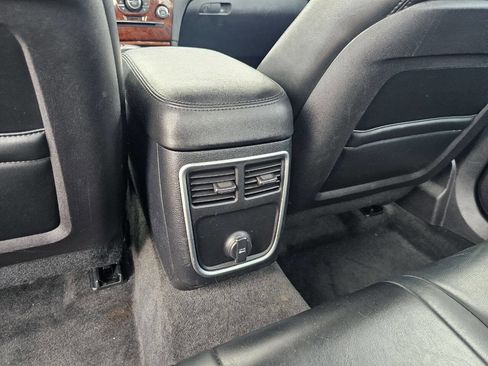 Used 2012 Chrysler 300 Limited image 22