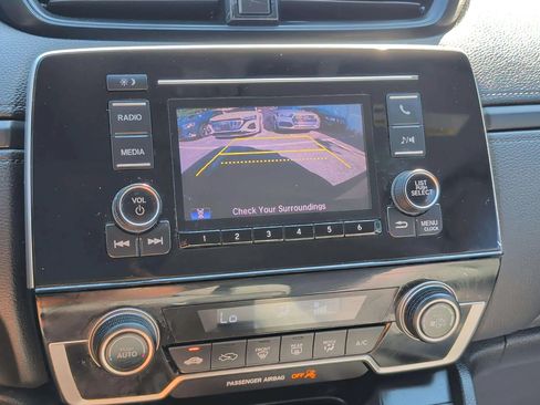 Used 2018 Honda CR-V LX image 17