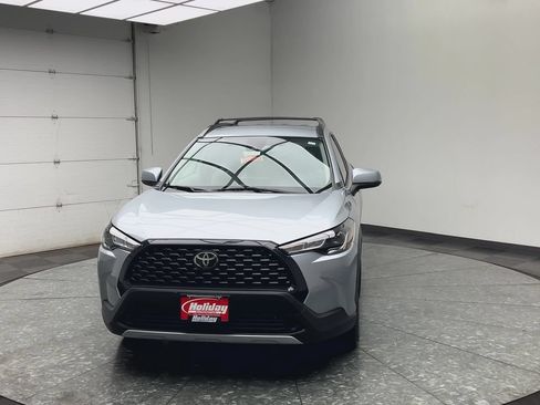 Used 2022 Toyota Corolla Cross LE AWD/4WD image 29