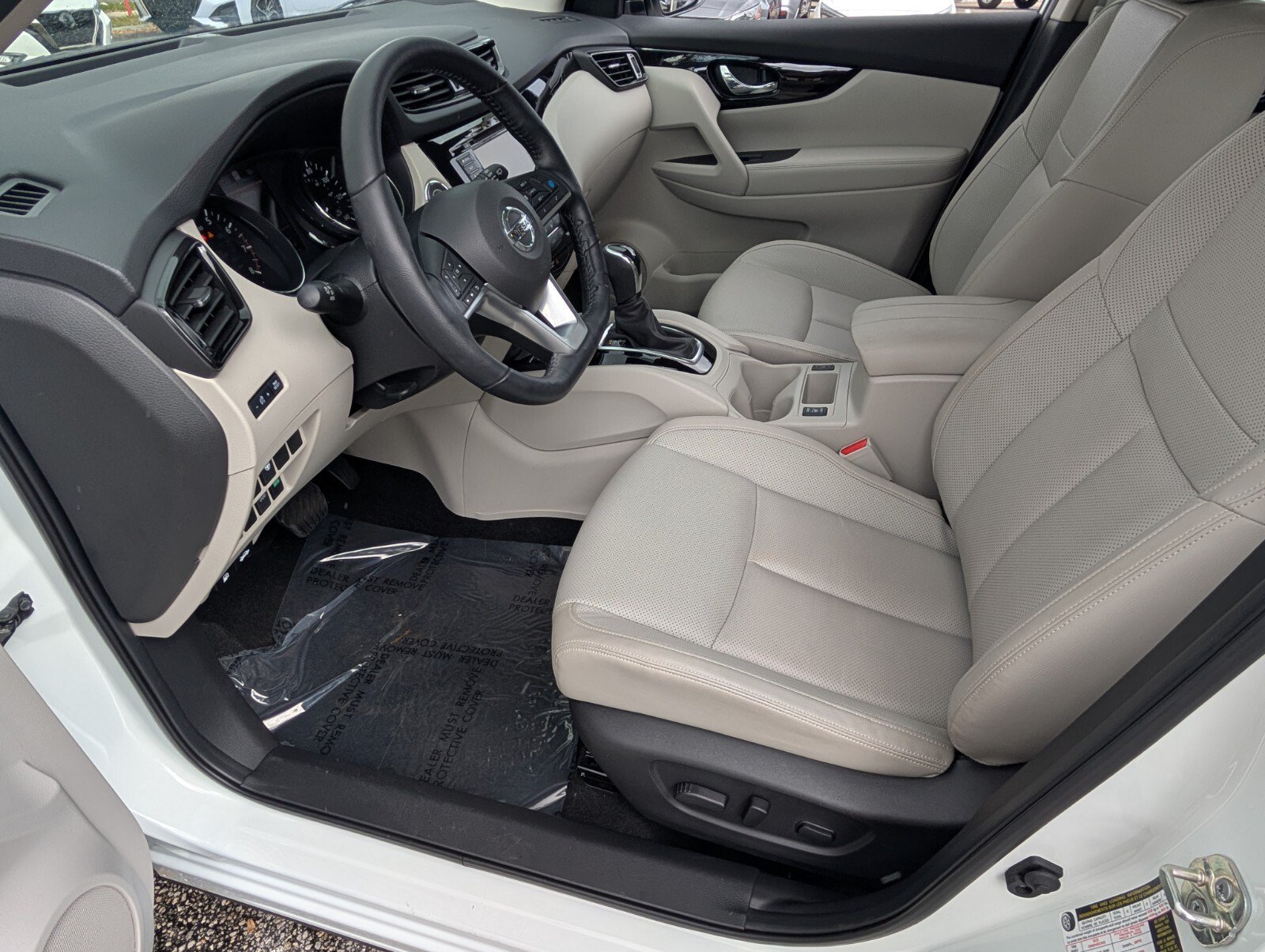 Certified 2022 Nissan Rogue Sport SL FWD image 11