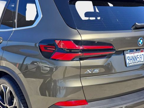 Used 2024 BMW X5 xDrive50e w/ Parking Assistance Package AWD/4WD image 38