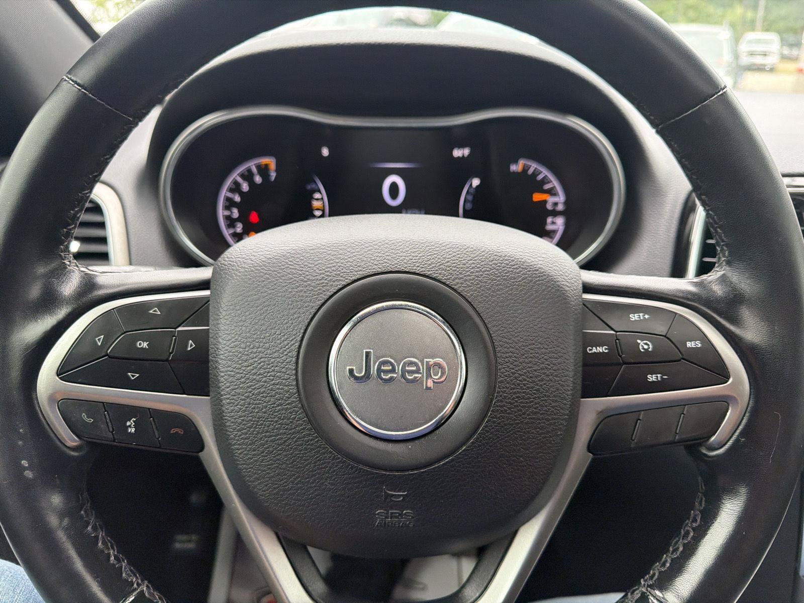 Used 2020 Jeep Grand Cherokee Altitude AWD/4WD image 16