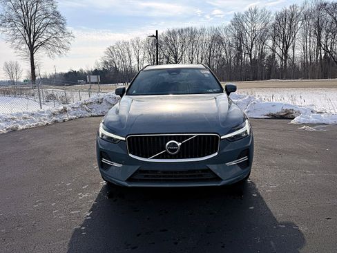 Used 2022 Volvo XC60 B5 Momentum image 4