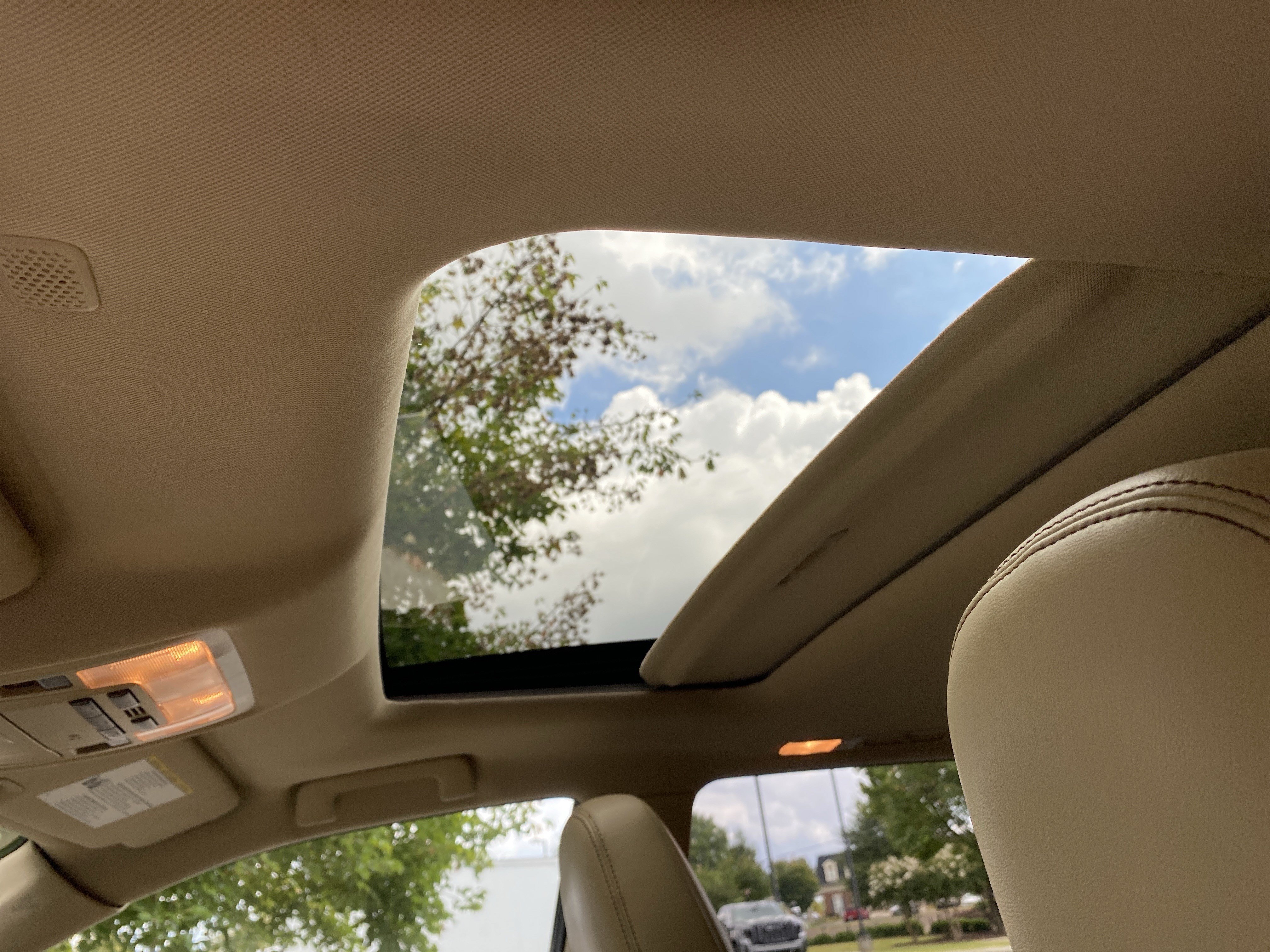 Used 2019 Toyota Highlander XLE FWD image 32