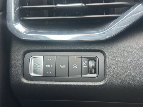 Used 2025 GMC Acadia Elevation image 33