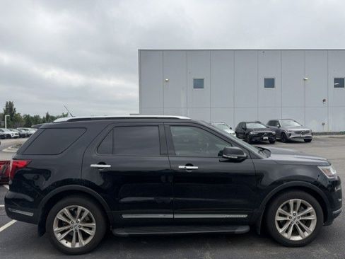 Used 2018 Ford Explorer Limited w/ Equipment Group 301A AWD/4WD image 11