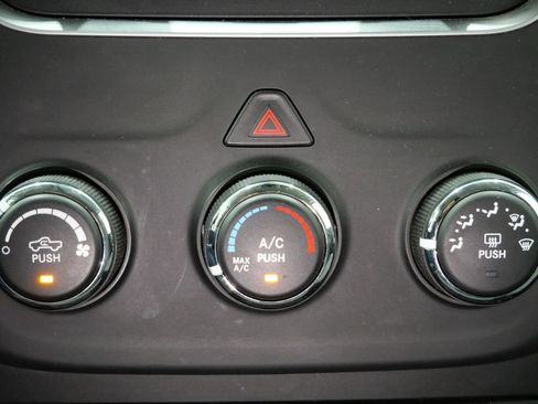 Used 2024 RAM 1500 Classic SLT AWD/4WD image 19